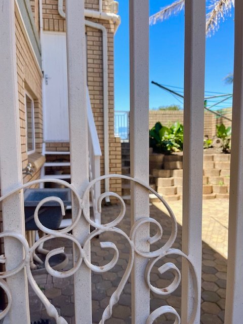 4 Bedroom Property for Sale in Menkenkop Western Cape